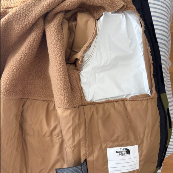 The North Face Boys’ Warm Antora Rain Jacket - Picture 4 of 6